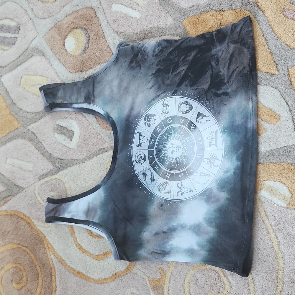 2/$15🔥Zodiac Crop Top
